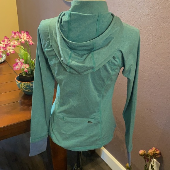 Reebok lightweight aqua zip up hoodie with pocket - Picture 5 of 16